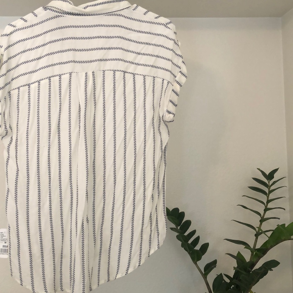 Button Down Top - Picture 4 of 4
